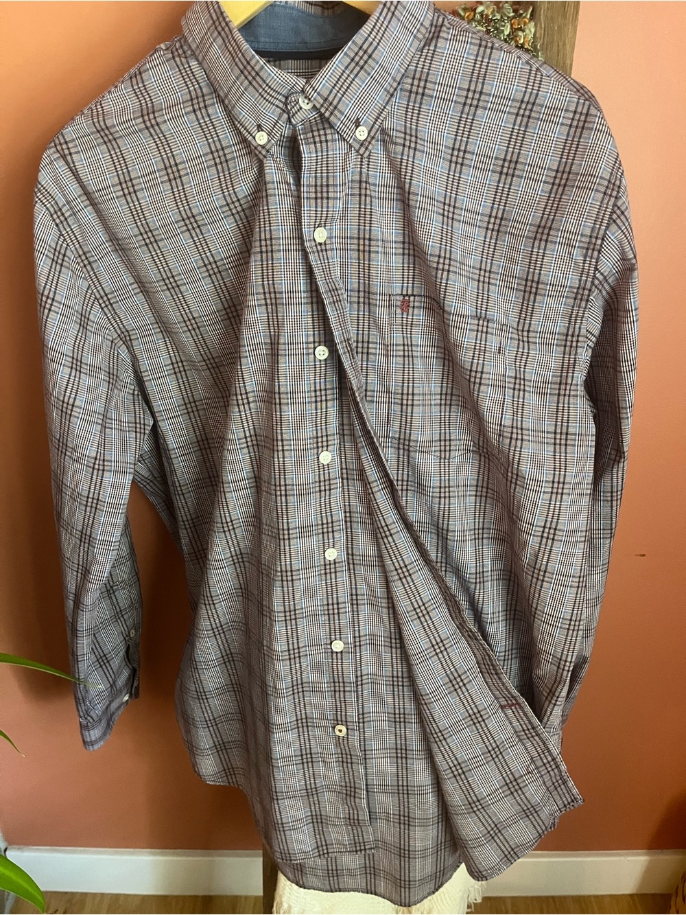 Izod Men's Gray and Brown Plaid Button-Down Shirt